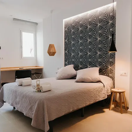 Hulot بيت ضيافة 4*