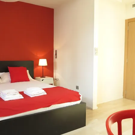 Hulot Гостевой дом Валенсия